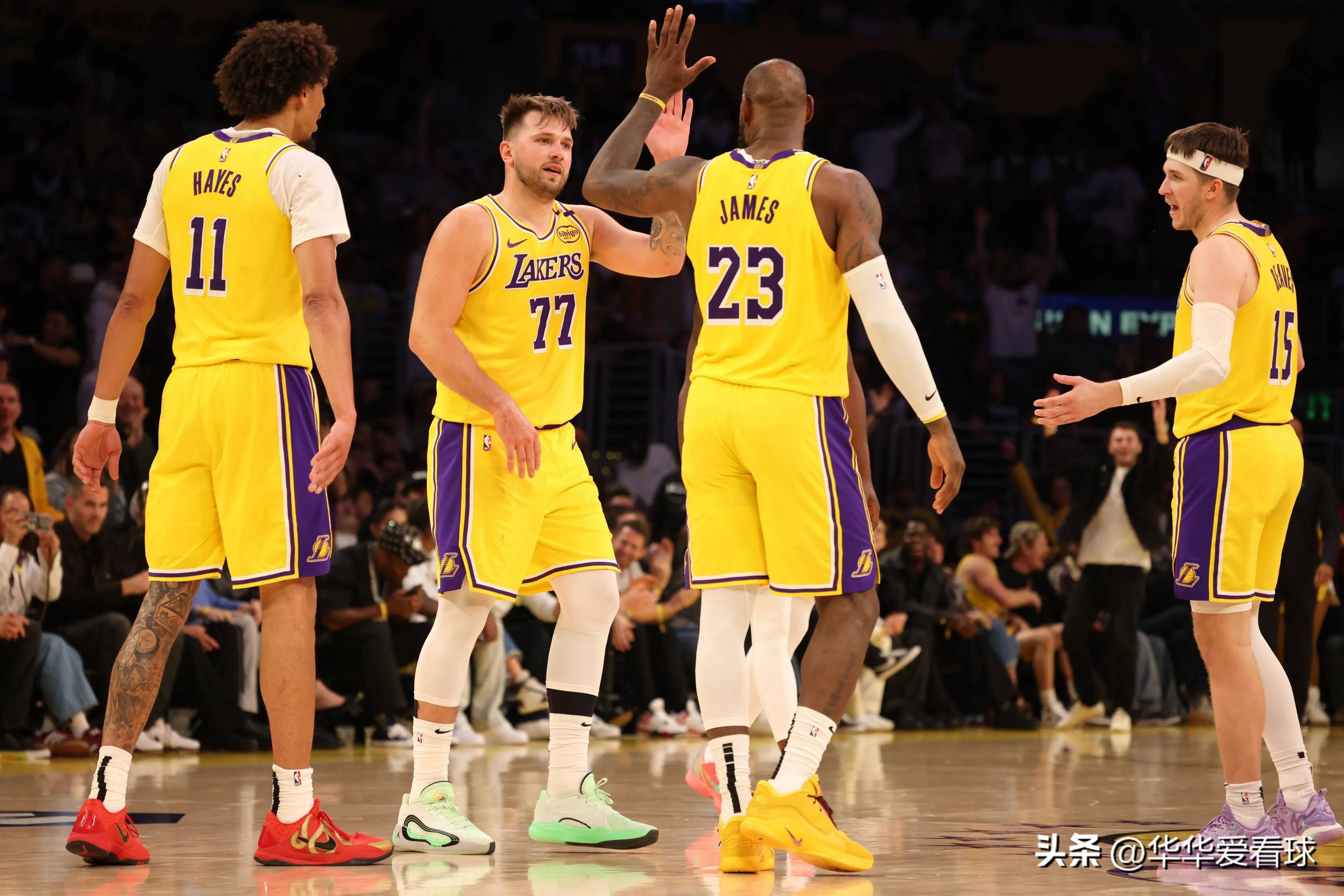 开云官网-包含湖人横扫波兰男篮，米切尔关键制胜的词条