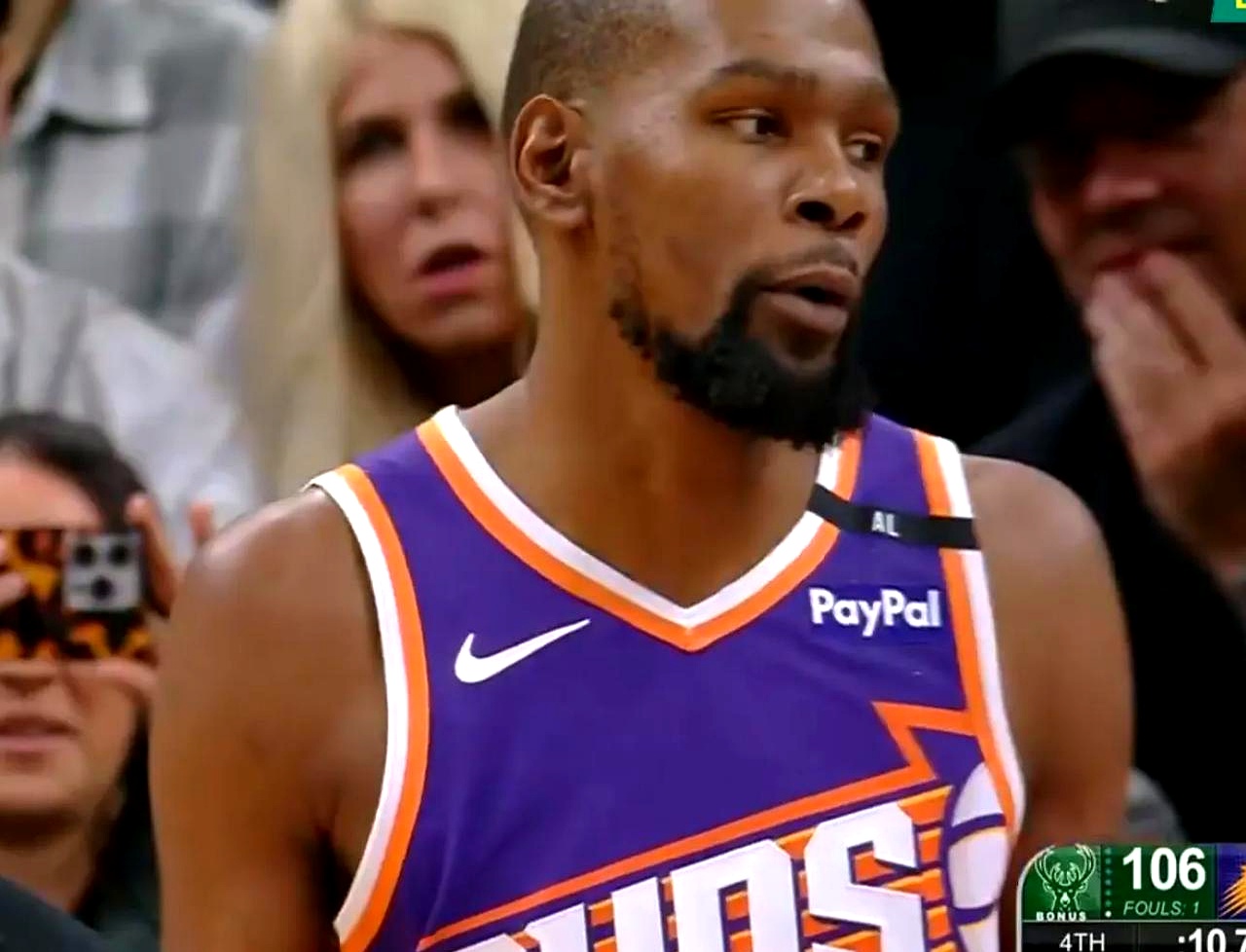 雄鹿B队险胜掘金，杜兰特爆发神勇的简单介绍