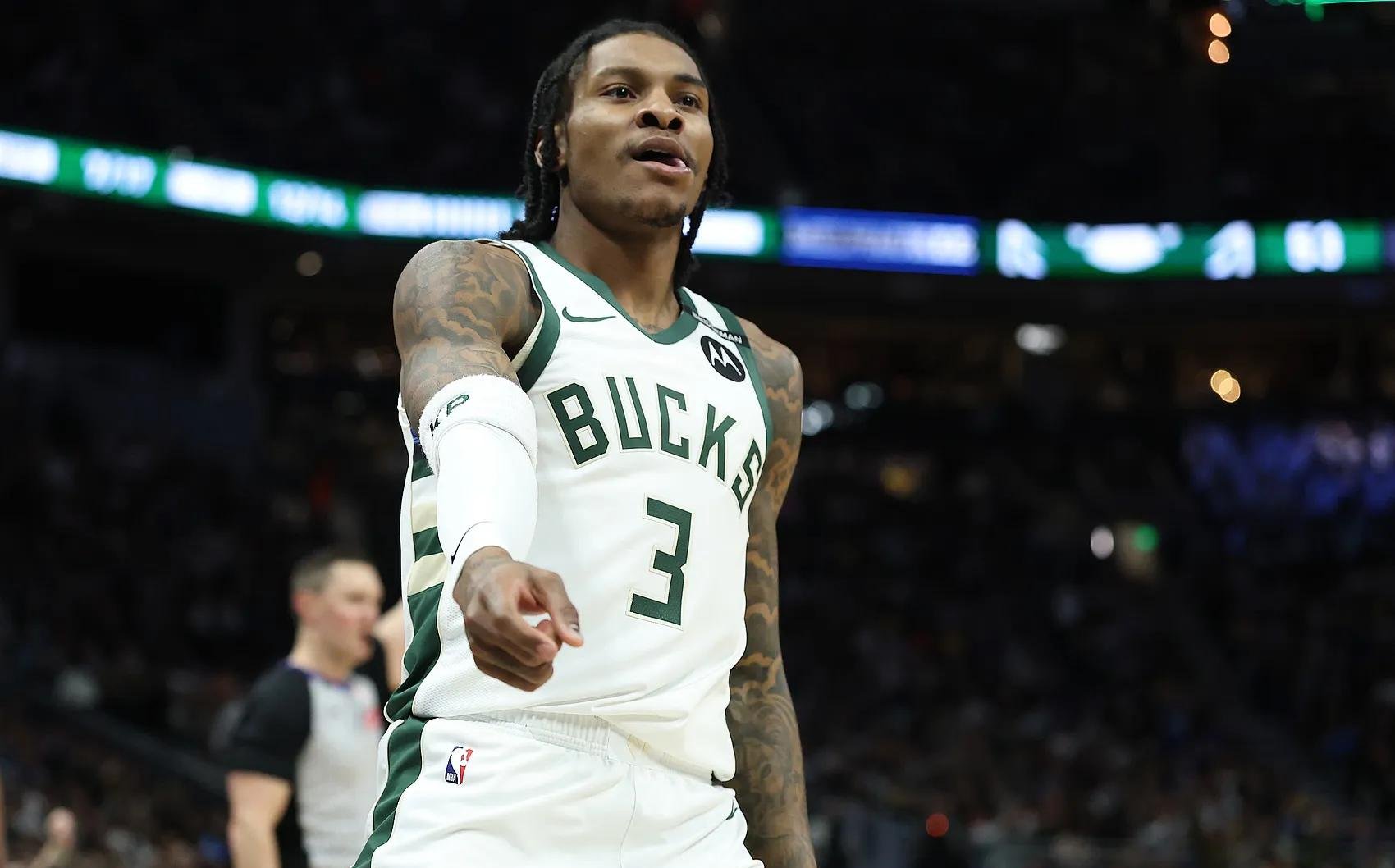 包含雄鹿B队翻盘灰熊,克莱高光表现的词条 包含雄鹿B队翻盘灰熊,克莱高光表现的词条