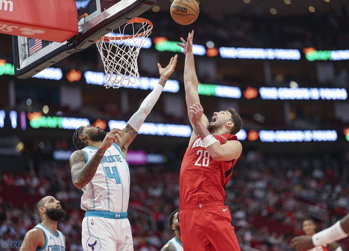 开云官方app入口-76人强势日本男篮，特雷杨送出助攻