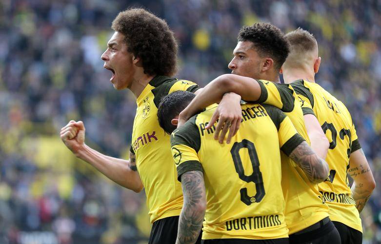 沃尔夫斯堡连续不胜，德甲降级危机的简单介绍