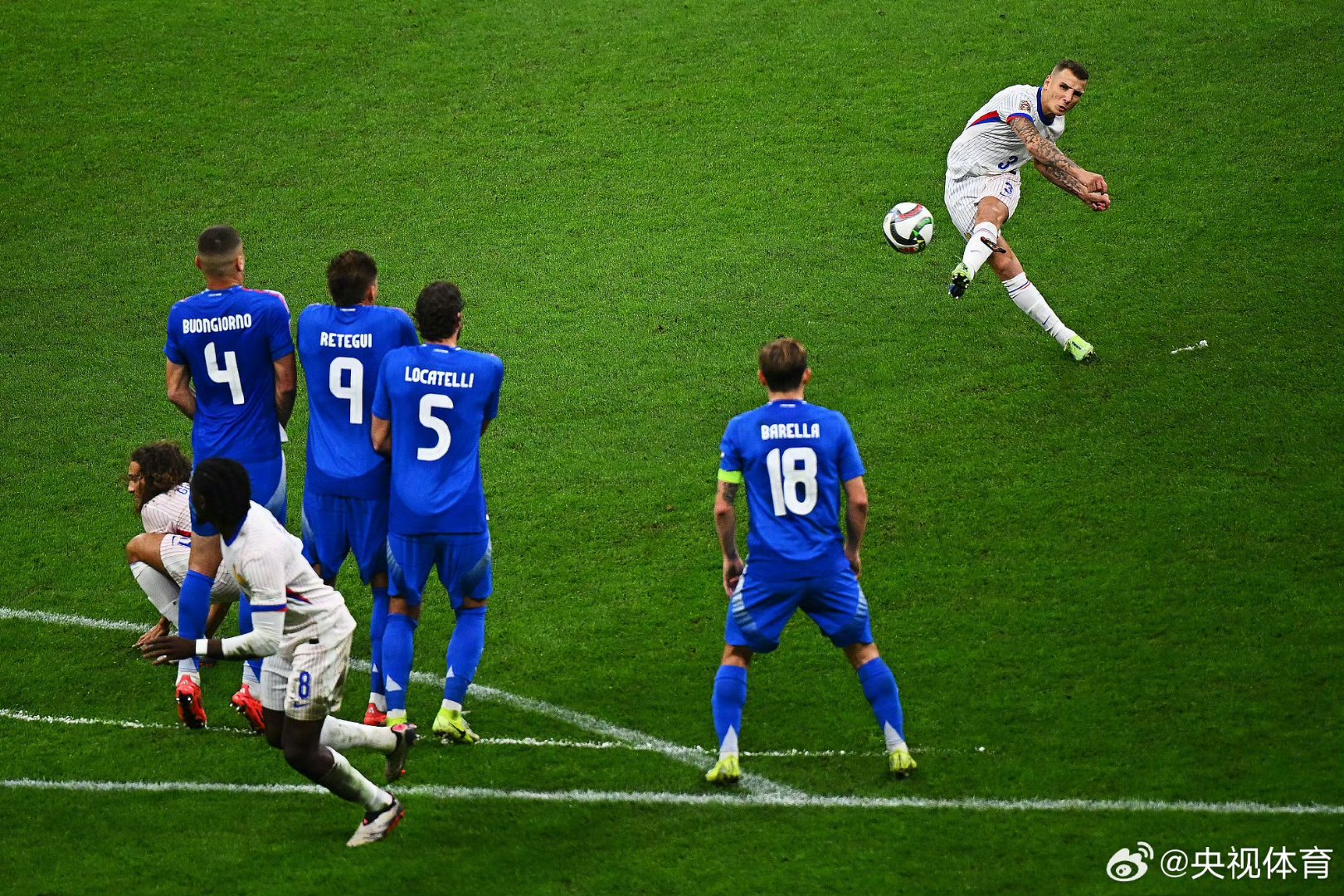 开云体育官方网站-欧国联赛精彩对决在场上上演着